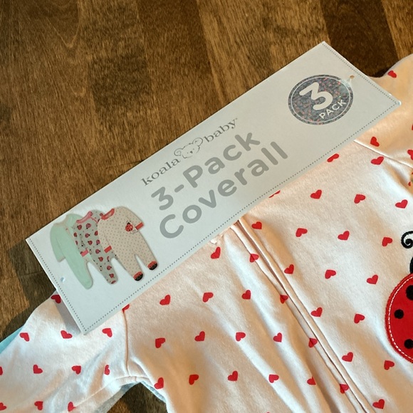 NEW Lady Bug 3 Pack Footed Baby Onesies 3 Months - Picture 3 of 11